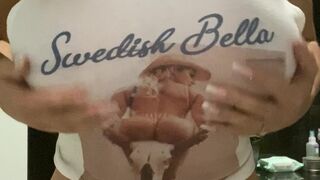 miss_swedish_bella onlyfans cute young lady shows big tits