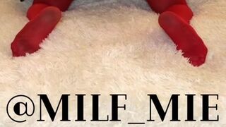 milf_mie onlyfans busty slut brings herself to squirt