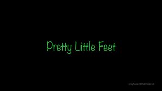 Khloee onlyfans gorgeous bitch bares her breasts