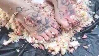 cecesfeetsies onlyfans blonde slut poses nude