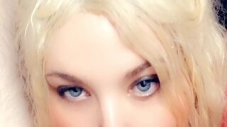 kelllikellly onlyfans dark haired bitch gently pulls pussy