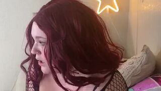kelllikellly onlyfans dirty bitch is engaged in oral sex