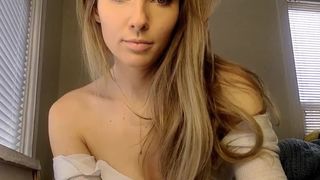 zeta_bb ManyVids amazing whore caresses shaved holes