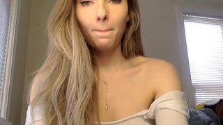 zeta_bb ManyVids amazing whore caresses shaved holes