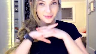 zeta_bb ManyVids gorgeous chick jerks off her pussy with phallus