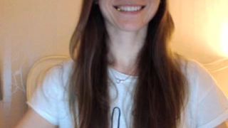 sarah_louise ManyVids adorable beauty fucks cunt with fingers