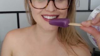 nicoleriley manyvids beauty in stockings fucks with phallus