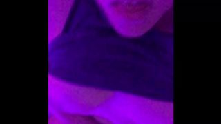 aedanrayne manyvids playful babe caresses tits