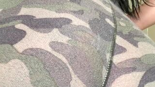 ncaslida onlyfans pretty lady puts on juicy vagina