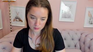 hannahsparrow impressive young lady puts on beautiful boobs