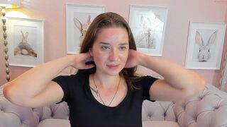 hannahsparrow whore doll masturbates vagina