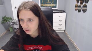 gravityfolz Busty Curva