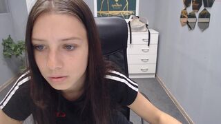 gravityfolz swallows a toy