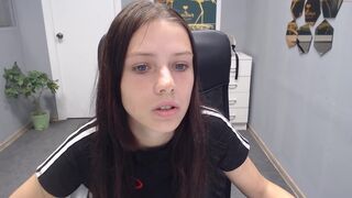 gravityfolz shines pussy and caresses big tits