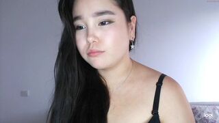 kirra_light desired woman fucks herself with fingers