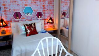 anne_cotton666 busty slut poses naked