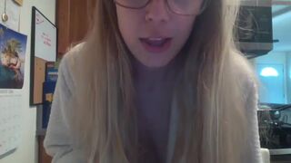 spicypurrito4u busty brunette - stripped with girlfriend in french