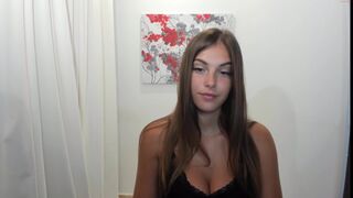 mia_khalid luxurious slut fingering cunt