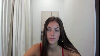 mia_khalid delightful beauty fucks a shaved vagina