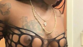 feedmeent_Are onlyfans chic striptease