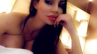 yvonne_bar onlyfans Dark-haired girlfriends