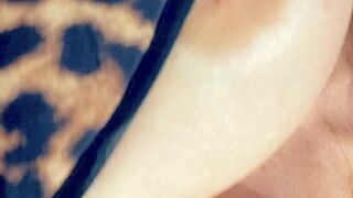 taylorwane69 onlyfans blonde darling seductively rubs her cunt