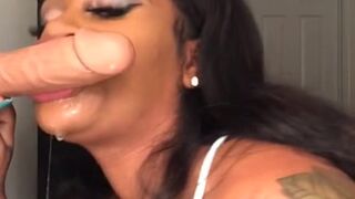 kakeyxxx onlyfans skinny bitch jerking pussy with phallus