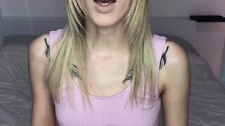 16 onlyfans busty babe masturbates shaved cunt