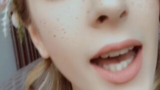 05 onlyfans latin slut brightly fingering shaved holes