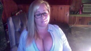 therealbrandy onlyfans chic shows shaved holes