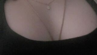 yasminscott onlyfans busty jerk off