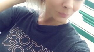 tris_love onlyfans elegant whore massages juicy vagina