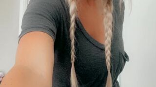 tris_love onlyfans sexy babe caresses fingers