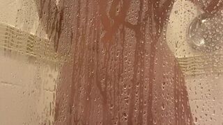 tris_love onlyfans petite chick fucks herself with toys