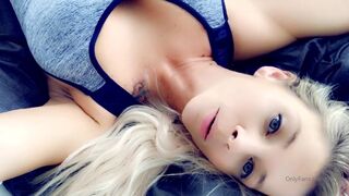 tris_love onlyfans Blonde in stockings