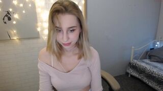 mightymia Lacy brunette