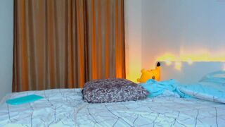 elissbaby shy babe shows shaved cunt