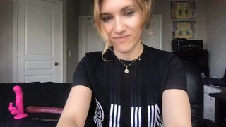 blondelovetoy bitches flirt