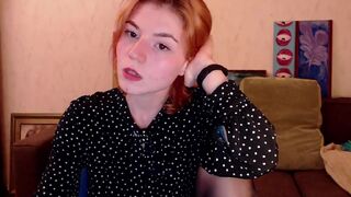 alicebreeze without stopping caressing pussy