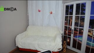 molly_so shy babe seduces with big tits