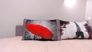 mary_lovers big tit babe pulls clit