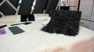 emily_jhonsson A young bitch after oral fucking gets fucked in pussy