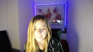 blonde_andcute insatiable beauty fucking sex machine