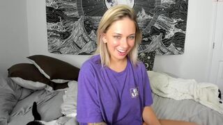 thatcharrz cute prostitute fingering with sex toys