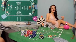 strippokernight slut in tattoo masturbating pussy in the shower