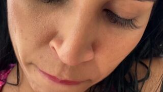 malyia Olesya in a chair demonstrates a rich pussy masturbation