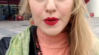 lucymuse attractive lady relish fucks vagina with a sex toy