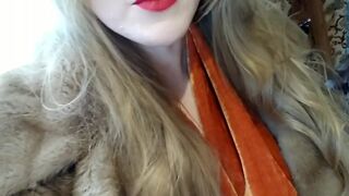 lucymuse crazy doll caresses pussy and tits