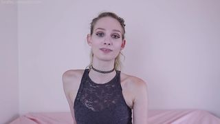 Lyra Fae manyvids green haired sweater cuddles