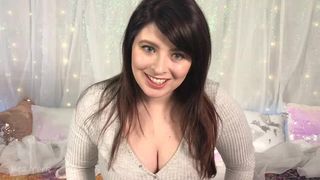 Bea York manyvids vicious bitch tightly stretches her pussy